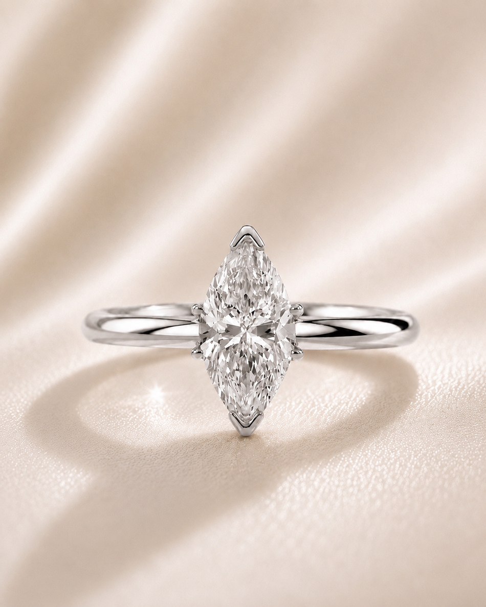 Anillo Solitario Marquise en Oro con Diamante de Laboratorio