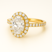 Anillo halo pavé con moissanitas