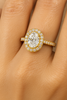Anillo halo pavé con moissanitas