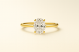 Anillo Solitario Clásico en Oro con Diamante Ovalado de Laboratorio