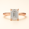 Anillo Solitario Clásico en Oro con Diamante Corte Esmeralda de Laboratorio