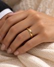 Argolla de matrimonio media caña en oro amarillo